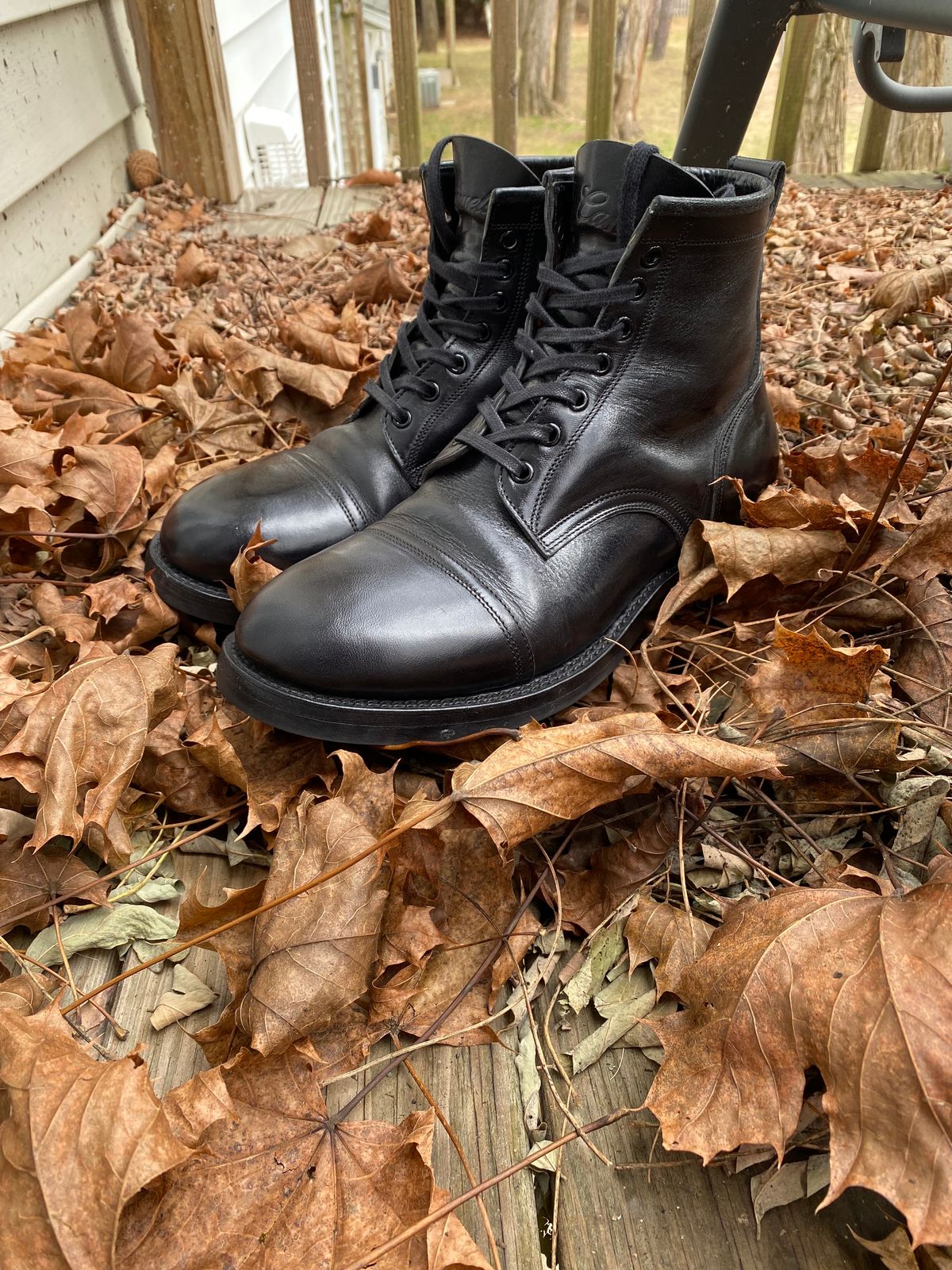 Photo by RawCordedSoul on January 4, 2024 of the Caswell Boot Company Garrett in Maryam Black TPR Horsebutt.