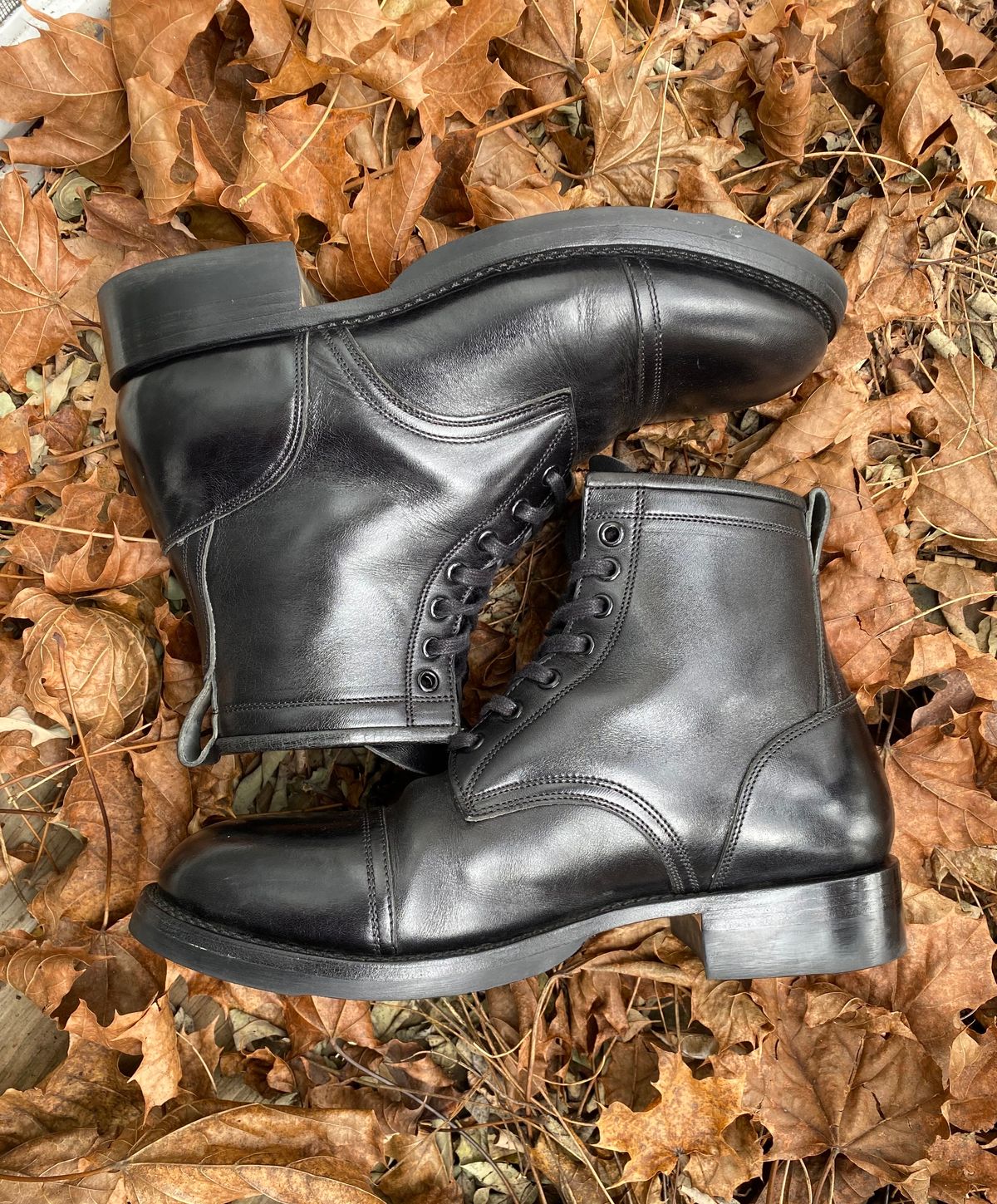 Photo by RawCordedSoul on January 4, 2024 of the Caswell Boot Company Garrett in Maryam Black TPR Horsebutt.