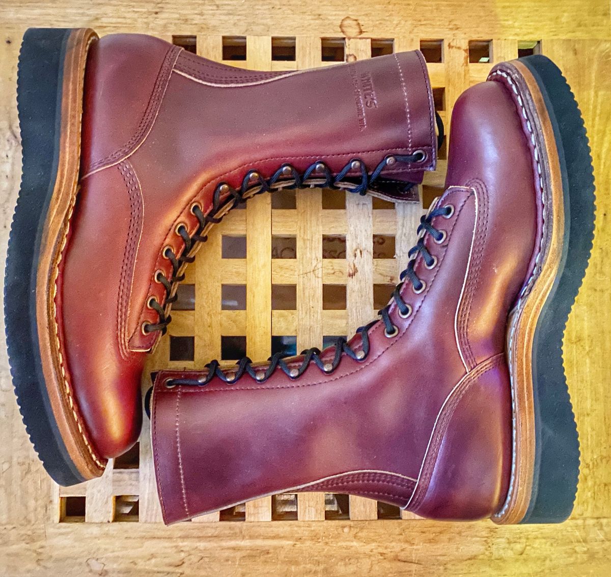 Photo by Vinnie’sBigAdventure on January 13, 2023 of the White's Smokejumper in Horween Oxblood Chromexcel.