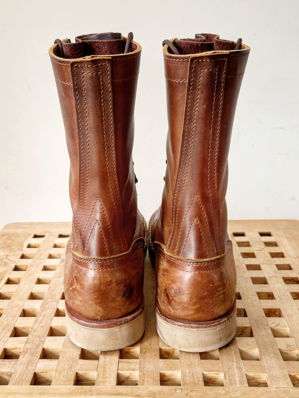 Photo by Vinnie’sBigAdventure on November 2, 2025 of the Nicks Traveler in Horween Orange Predator.