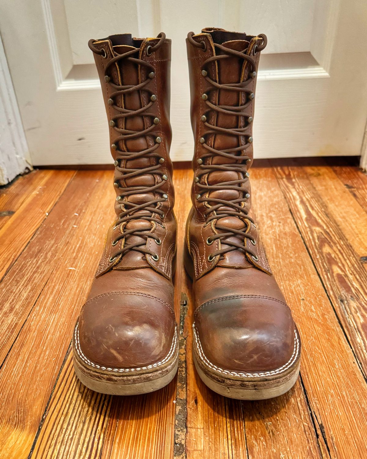 Photo by Vinnie’sBigAdventure on December 4, 2025 of the Nicks Traveler in Horween Orange Predator.