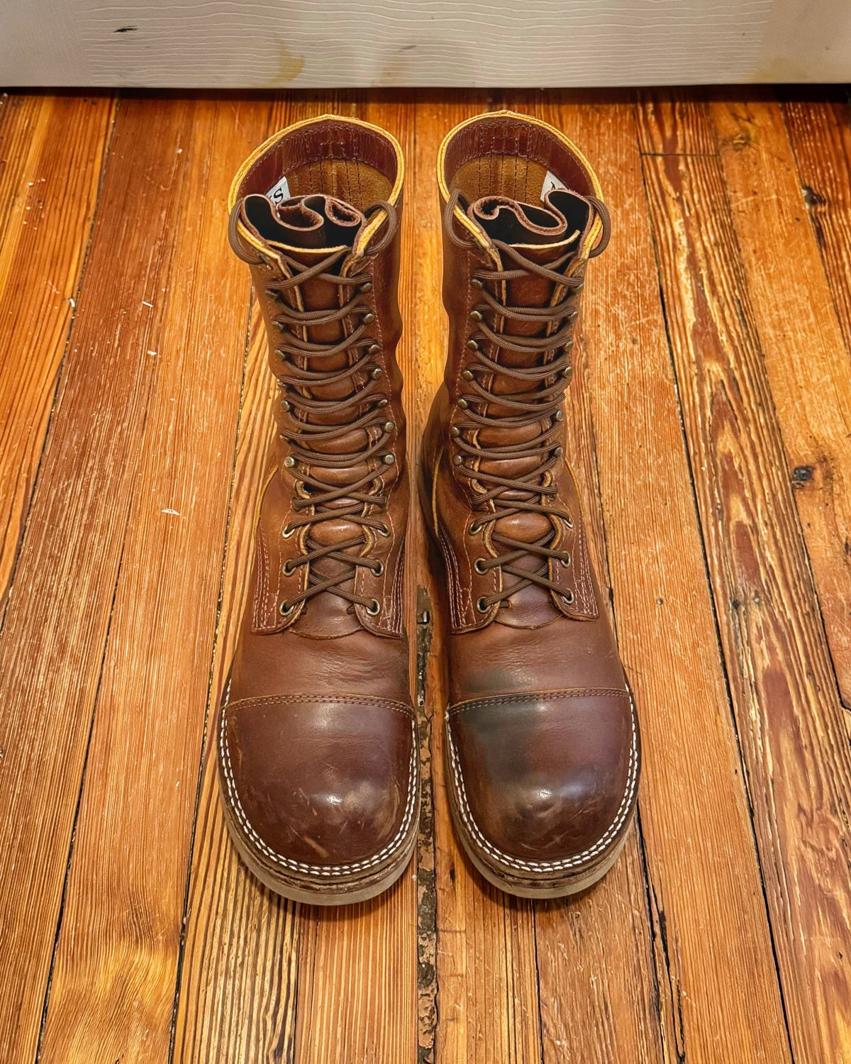 Photo by Vinnie’sBigAdventure on December 4, 2025 of the Nicks Traveler in Horween Orange Predator.