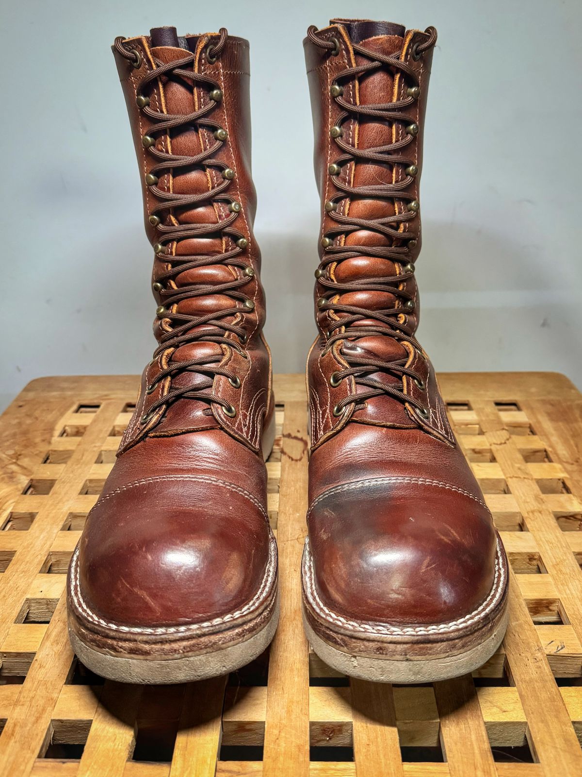 Photo by Vinnie’sBigAdventure on January 4, 2026 of the Nicks Traveler in Horween Orange Predator.