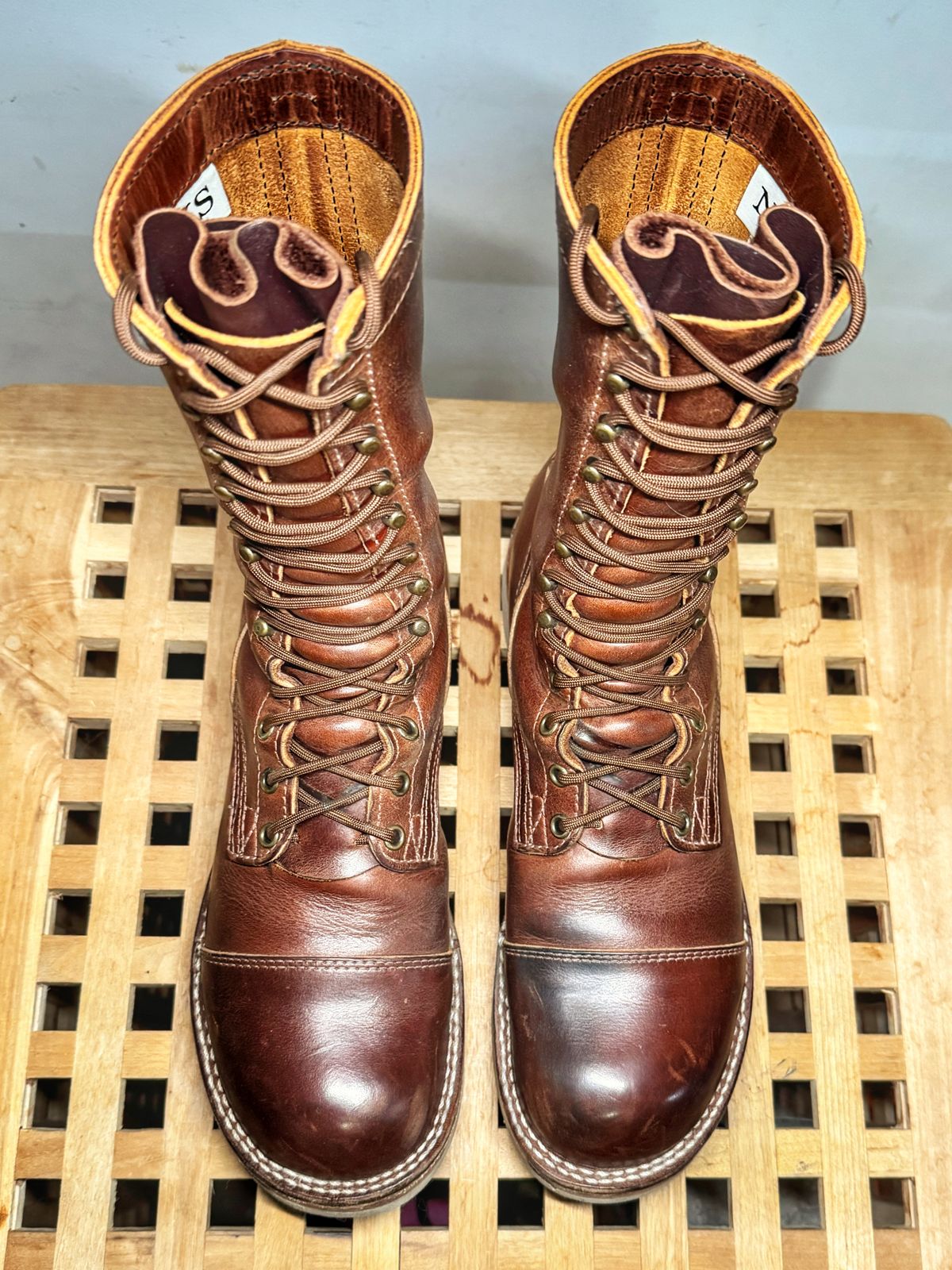 Photo by Vinnie’sBigAdventure on January 4, 2026 of the Nicks Traveler in Horween Orange Predator.