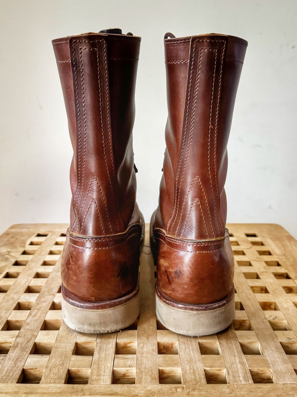 Photo by Vinnie’sBigAdventure on February 2, 2026 of the Nicks Traveler in Horween Orange Predator.