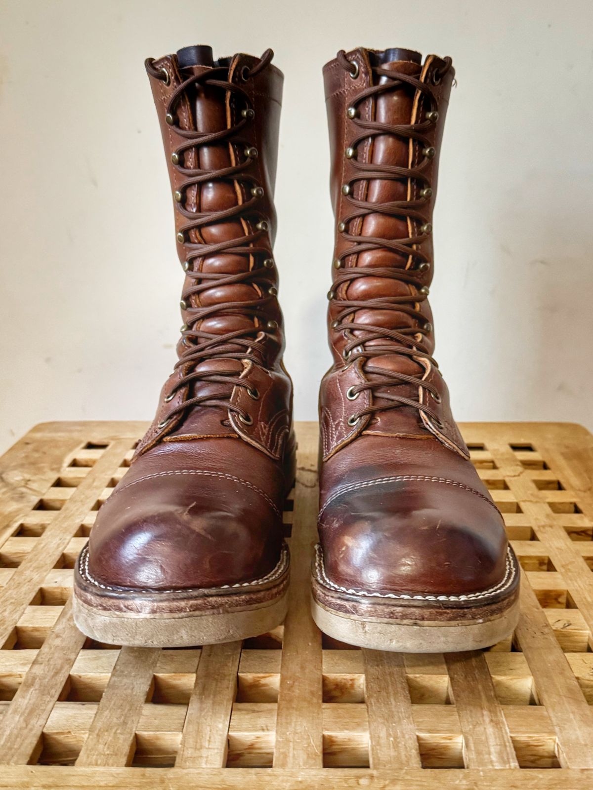 Photo by Vinnie’sBigAdventure on February 2, 2026 of the Nicks Traveler in Horween Orange Predator.