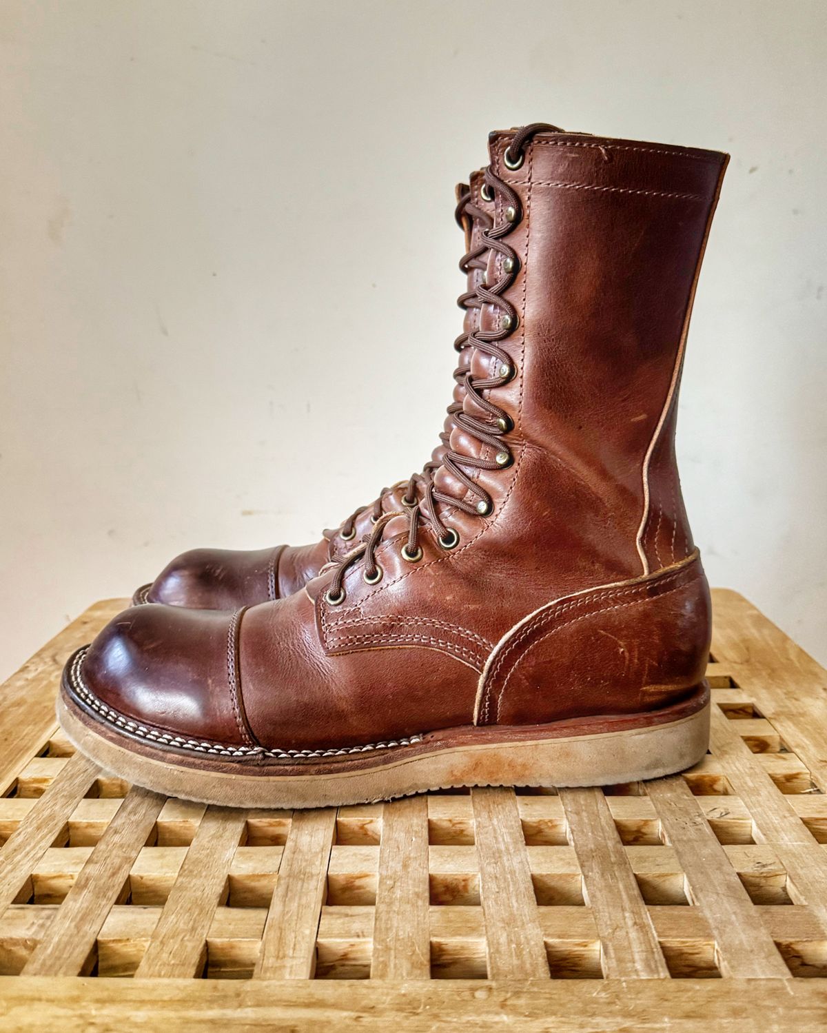 Photo by Vinnie’sBigAdventure on February 2, 2026 of the Nicks Traveler in Horween Orange Predator.