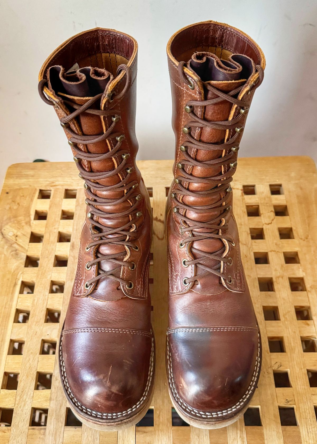 Photo by Vinnie’sBigAdventure on February 2, 2026 of the Nicks Traveler in Horween Orange Predator.