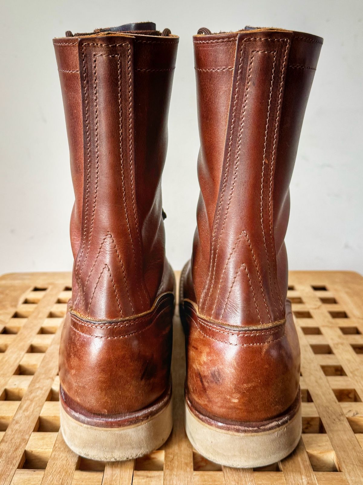 Photo by Vinnie’sBigAdventure on March 1, 2026 of the Nicks Traveler in Horween Orange Predator.