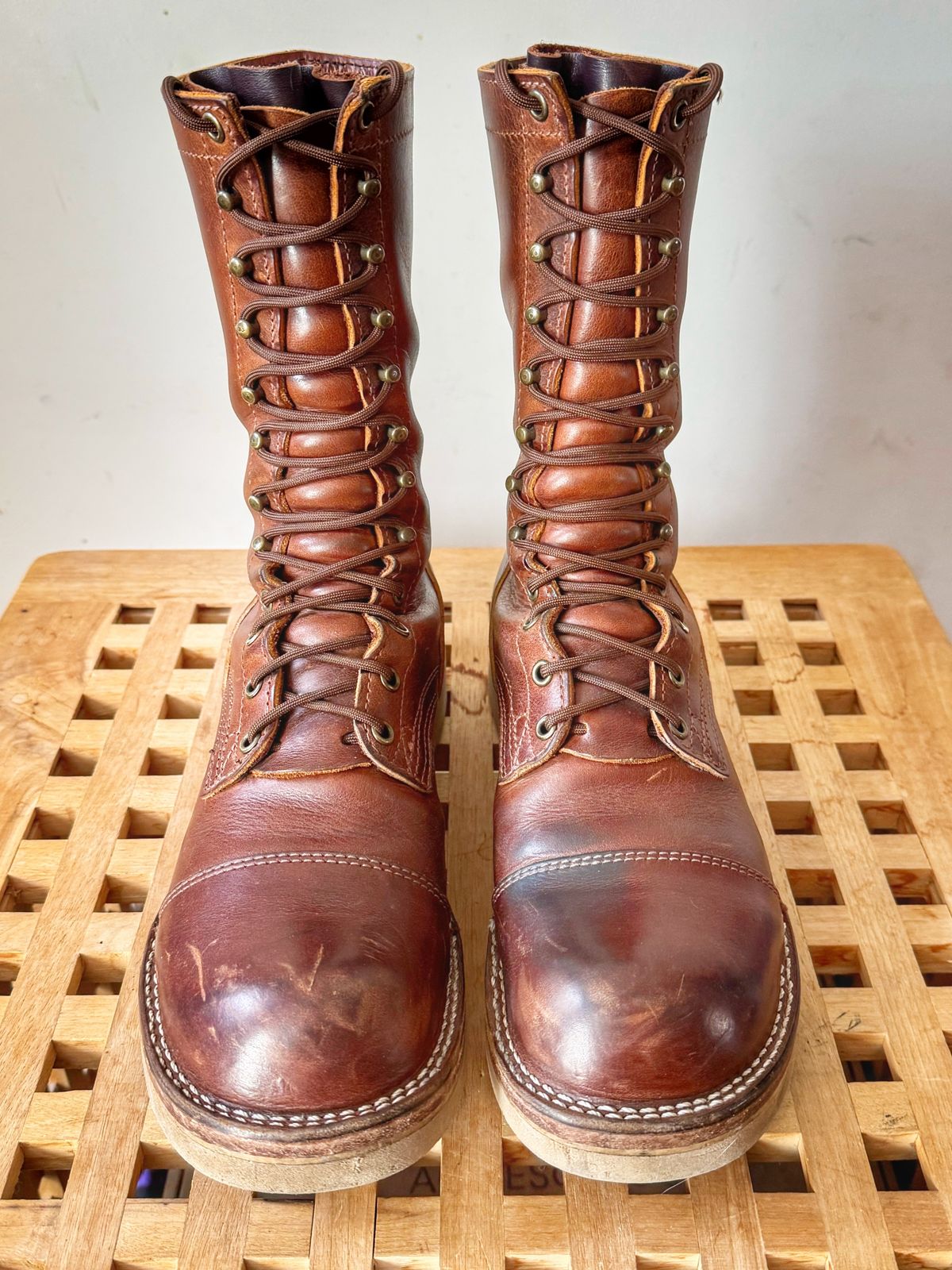 Photo by Vinnie’sBigAdventure on March 1, 2026 of the Nicks Traveler in Horween Orange Predator.