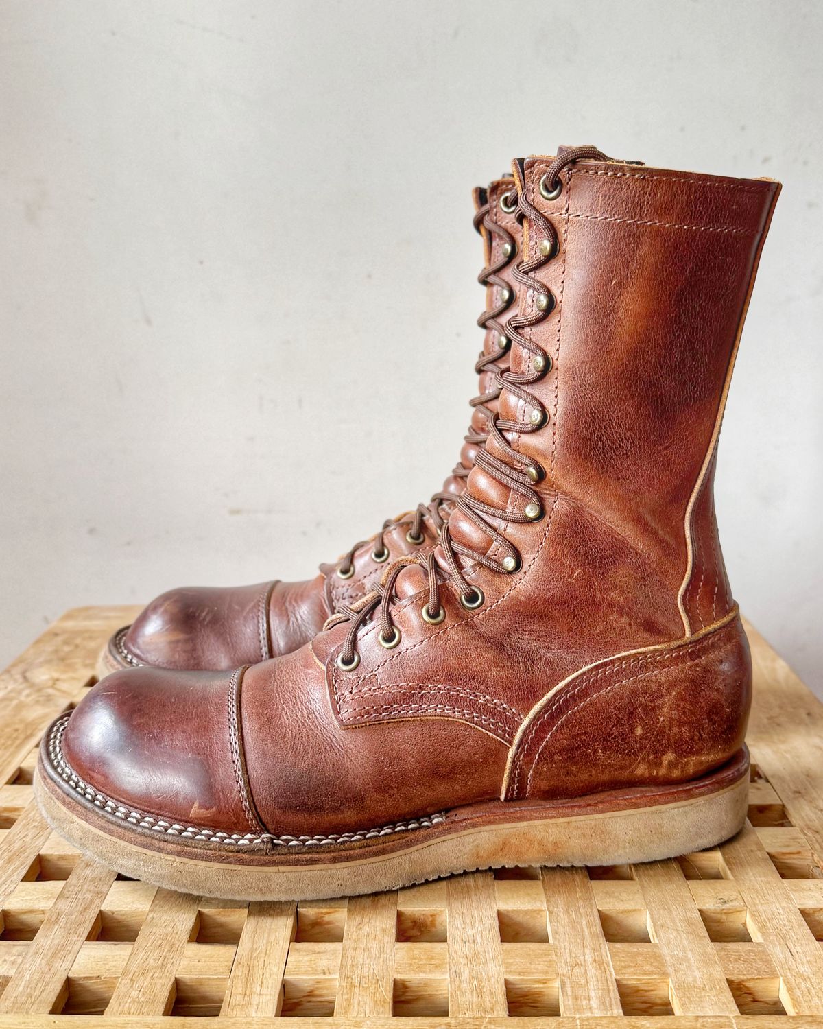 Photo by Vinnie’sBigAdventure on April 5, 2026 of the Nicks Traveler in Horween Orange Predator.