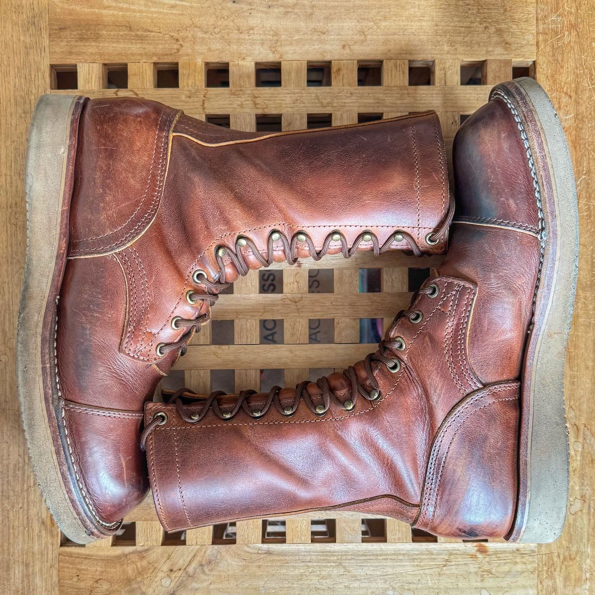 Photo by Vinnie’sBigAdventure on April 5, 2026 of the Nicks Traveler in Horween Orange Predator.