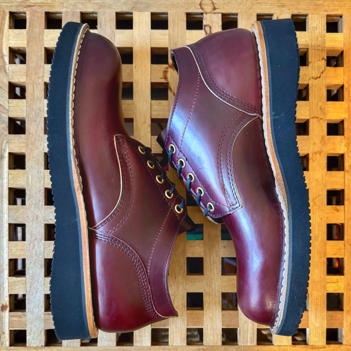 Photo by Vinnie’sBigAdventure on May 2, 2024 of the White's Oxford in Horween Oxblood Chromexcel.