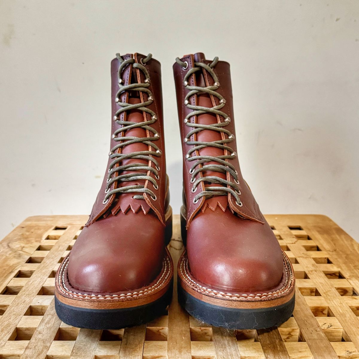 Photo by Vinnie’sBigAdventure on October 1, 2025 of the White's Smokejumper in Seidel Red Dog Oil Tan.