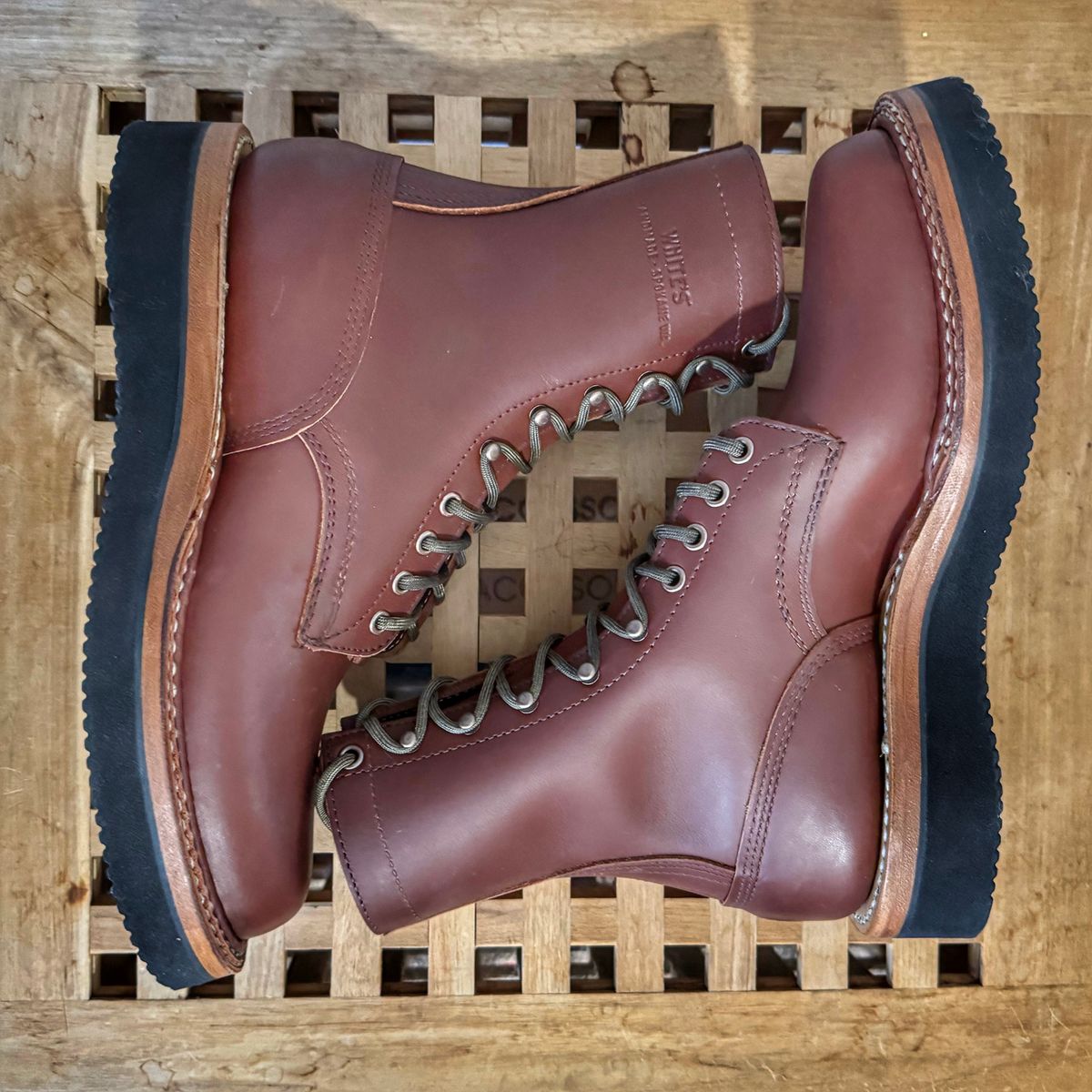 Photo by Vinnie’sBigAdventure on October 1, 2025 of the White's Smokejumper in Seidel Red Dog Oil Tan.