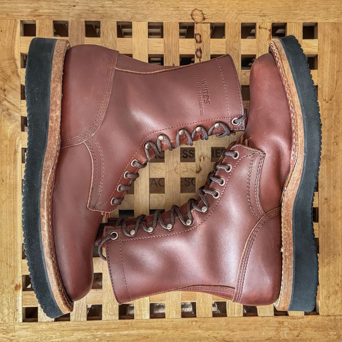 Photo by Vinnie’sBigAdventure on November 2, 2025 of the White's Smokejumper in Seidel Red Dog Oil Tan.