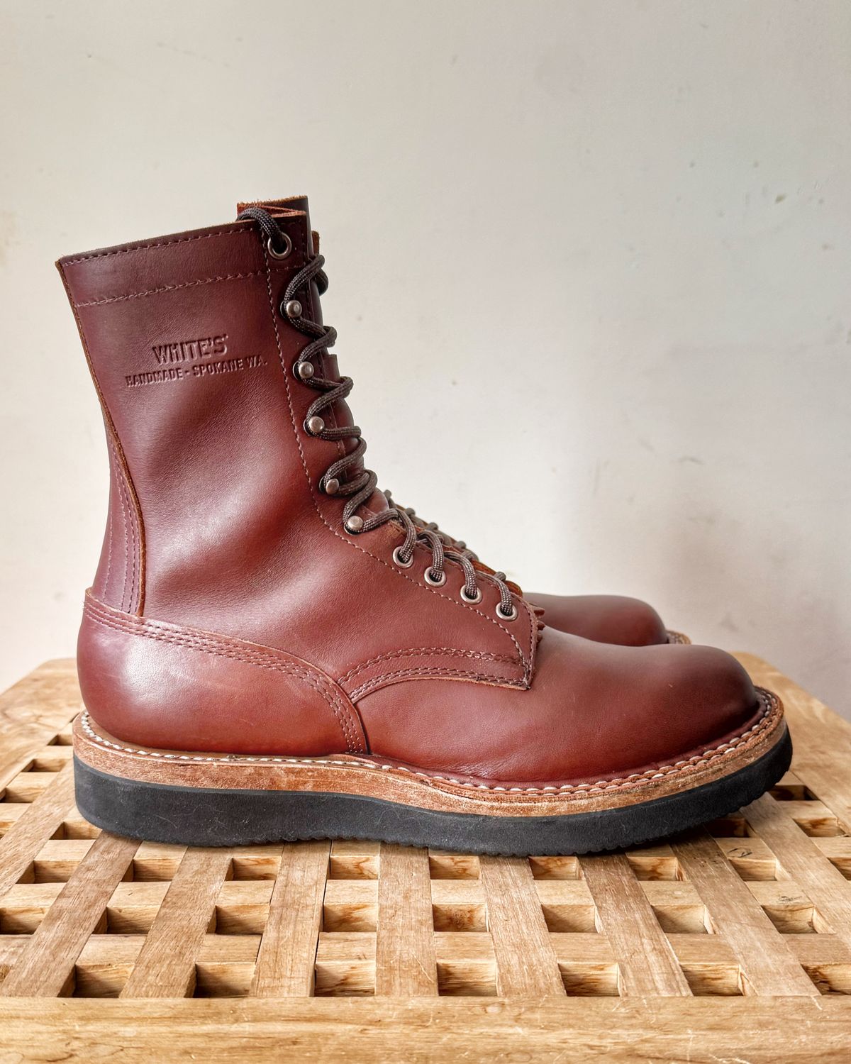 Photo by Vinnie’sBigAdventure on November 2, 2025 of the White's Smokejumper in Seidel Red Dog Oil Tan.