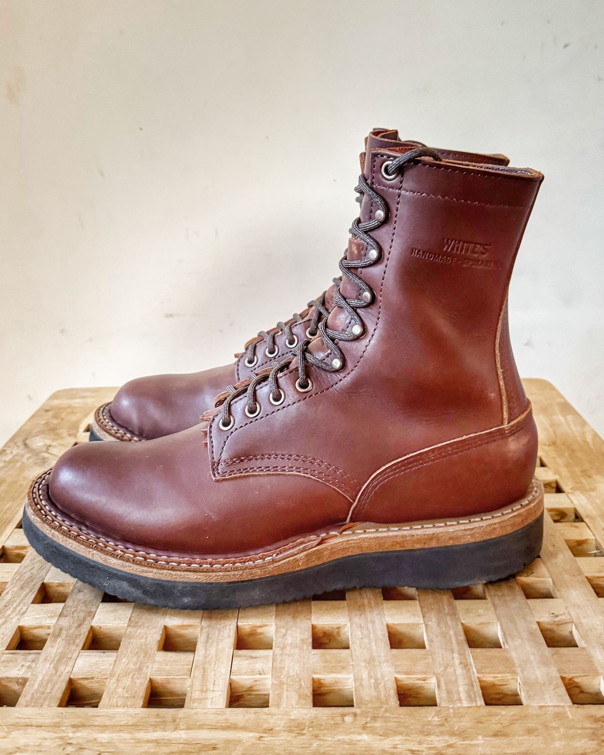 Photo by Vinnie’sBigAdventure on December 4, 2025 of the White's Smokejumper in Seidel Red Dog Oil Tan.