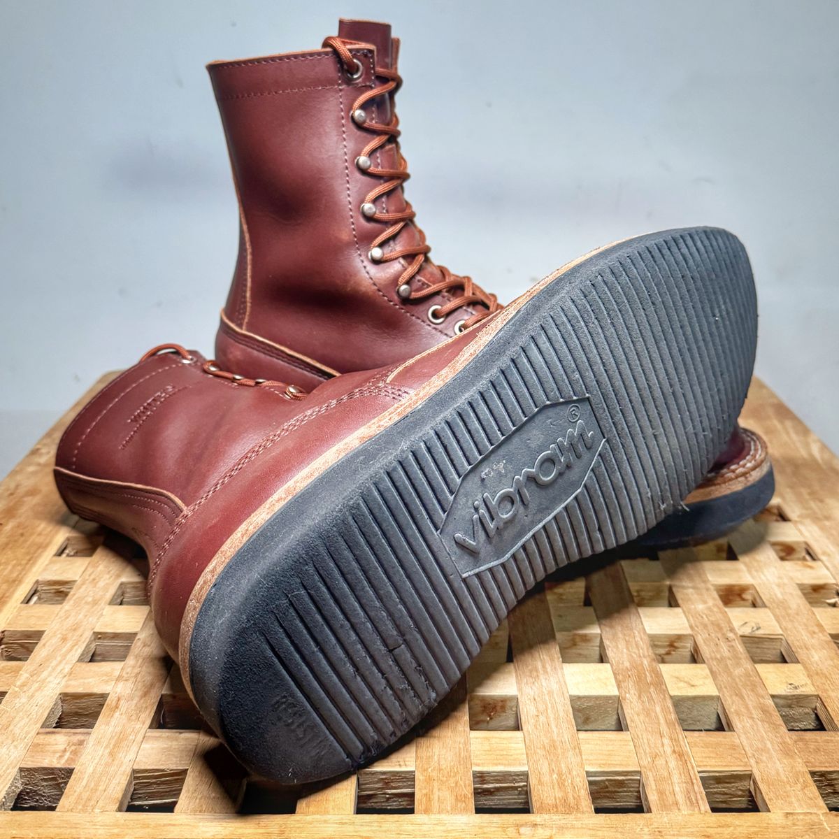 Photo by Vinnie’sBigAdventure on January 4, 2026 of the White's Smokejumper in Seidel Red Dog Oil Tan.