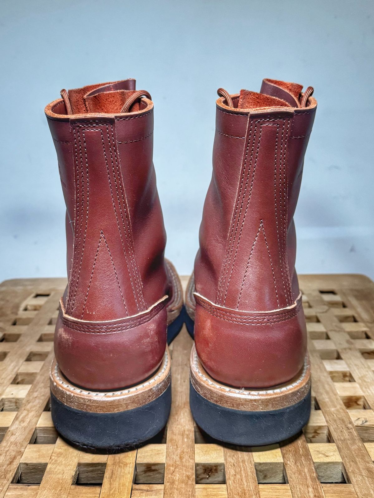 Photo by Vinnie’sBigAdventure on January 4, 2026 of the White's Smokejumper in Seidel Red Dog Oil Tan.