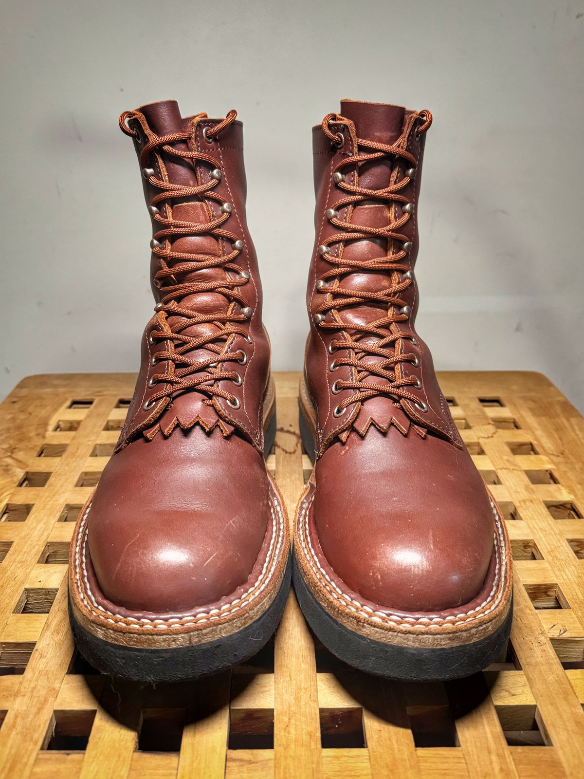 Photo by Vinnie’sBigAdventure on January 4, 2026 of the White's Smokejumper in Seidel Red Dog Oil Tan.