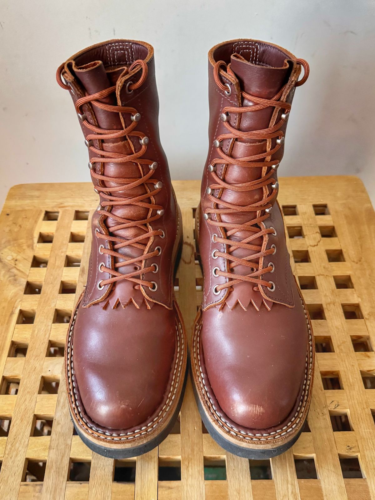 Photo by Vinnie’sBigAdventure on February 2, 2026 of the White's Smokejumper in Seidel Red Dog Oil Tan.