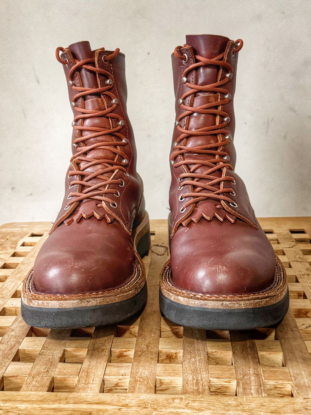 Photo by Vinnie’sBigAdventure on March 2, 2026 of the White's Smokejumper in Seidel Red Dog Oil Tan.