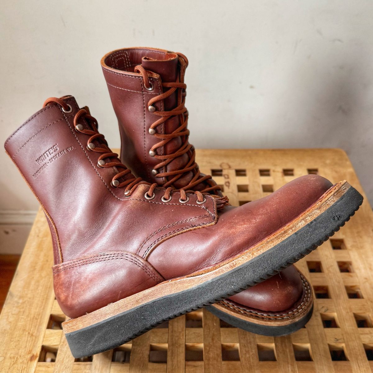 Photo by Vinnie’sBigAdventure on April 5, 2026 of the White's Smokejumper in Seidel Red Dog Oil Tan.