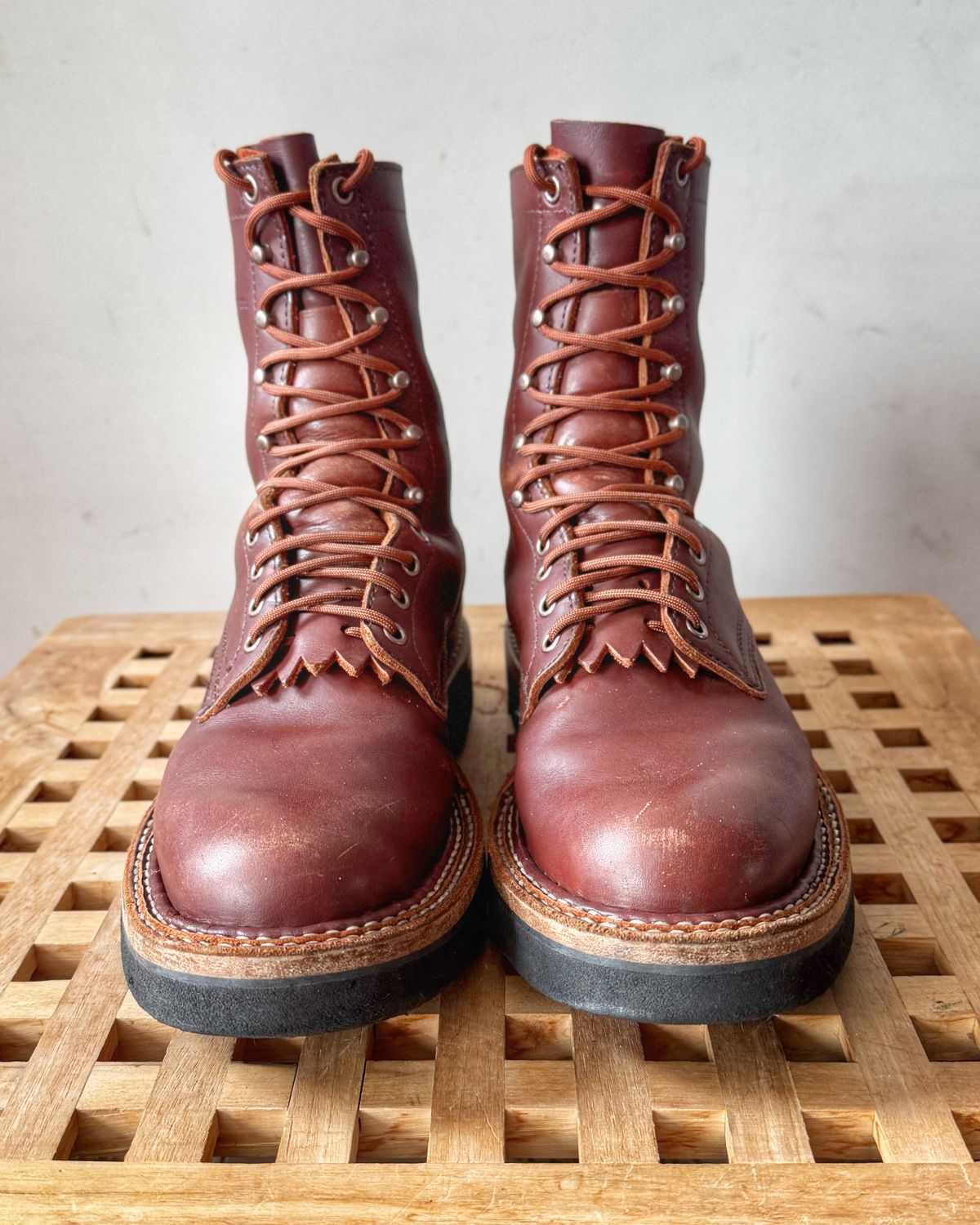 Photo by Vinnie’sBigAdventure on April 5, 2026 of the White's Smokejumper in Seidel Red Dog Oil Tan.