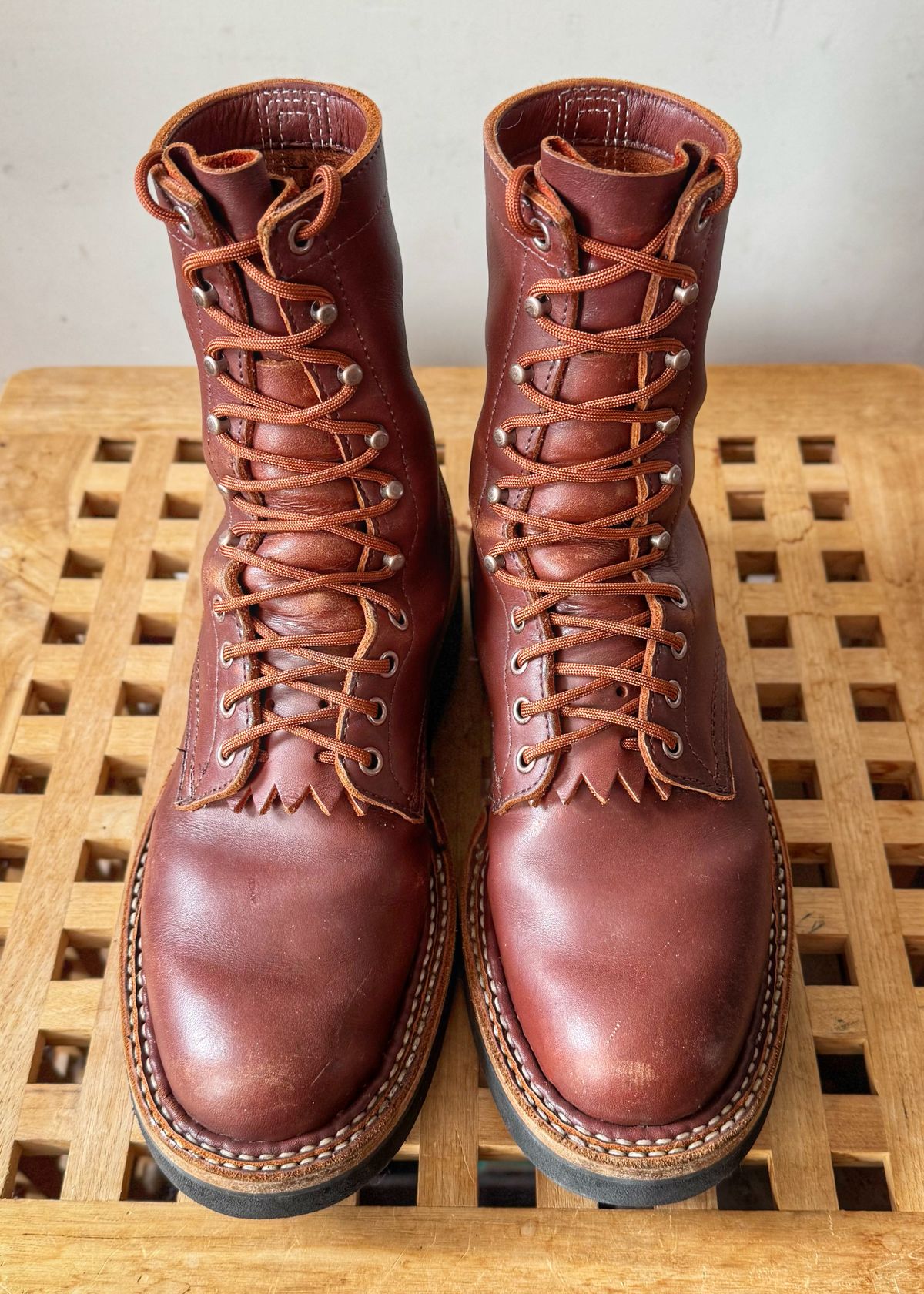 Photo by Vinnie’sBigAdventure on April 5, 2026 of the White's Smokejumper in Seidel Red Dog Oil Tan.