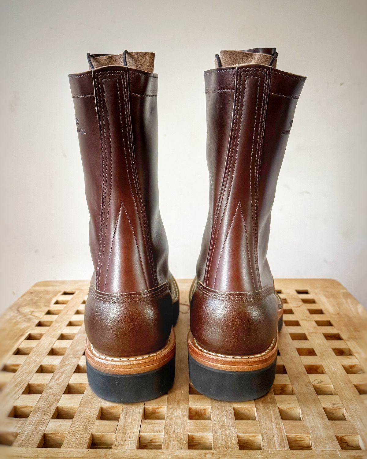 Photo by Vinnie’sBigAdventure on September 28, 2024 of the White's Smokejumper in Horween Cinnamon Waxed Flesh & Horween Brown Chromexcel.