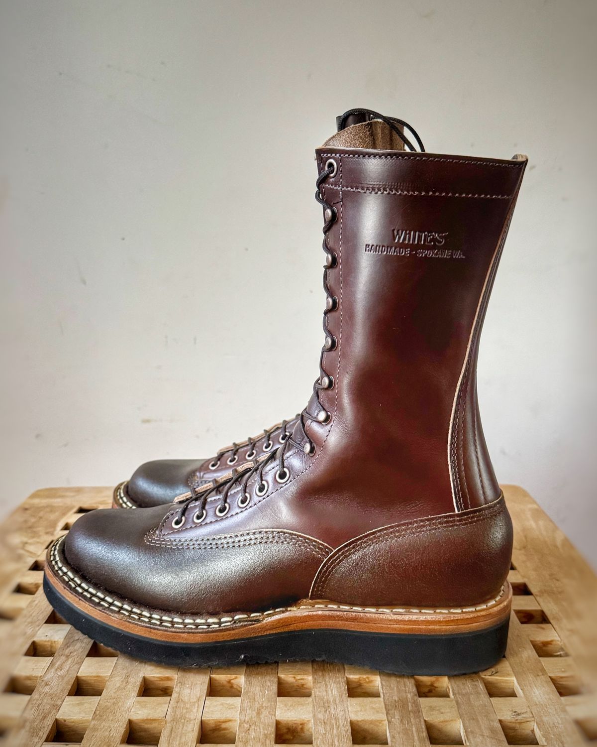 Photo by Vinnie’sBigAdventure on September 28, 2024 of the White's Smokejumper in Horween Cinnamon Waxed Flesh & Horween Brown Chromexcel.