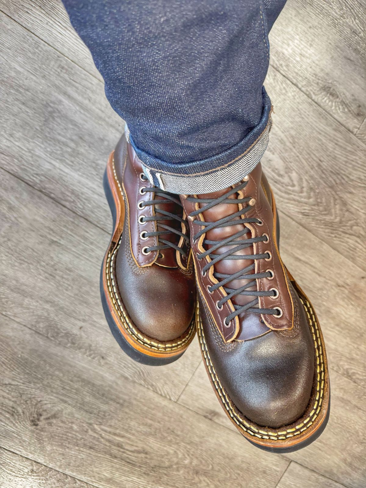 Photo by Vinnie’sBigAdventure on October 2, 2024 of the White's Smokejumper in Horween Cinnamon Waxed Flesh & Horween Brown Chromexcel.