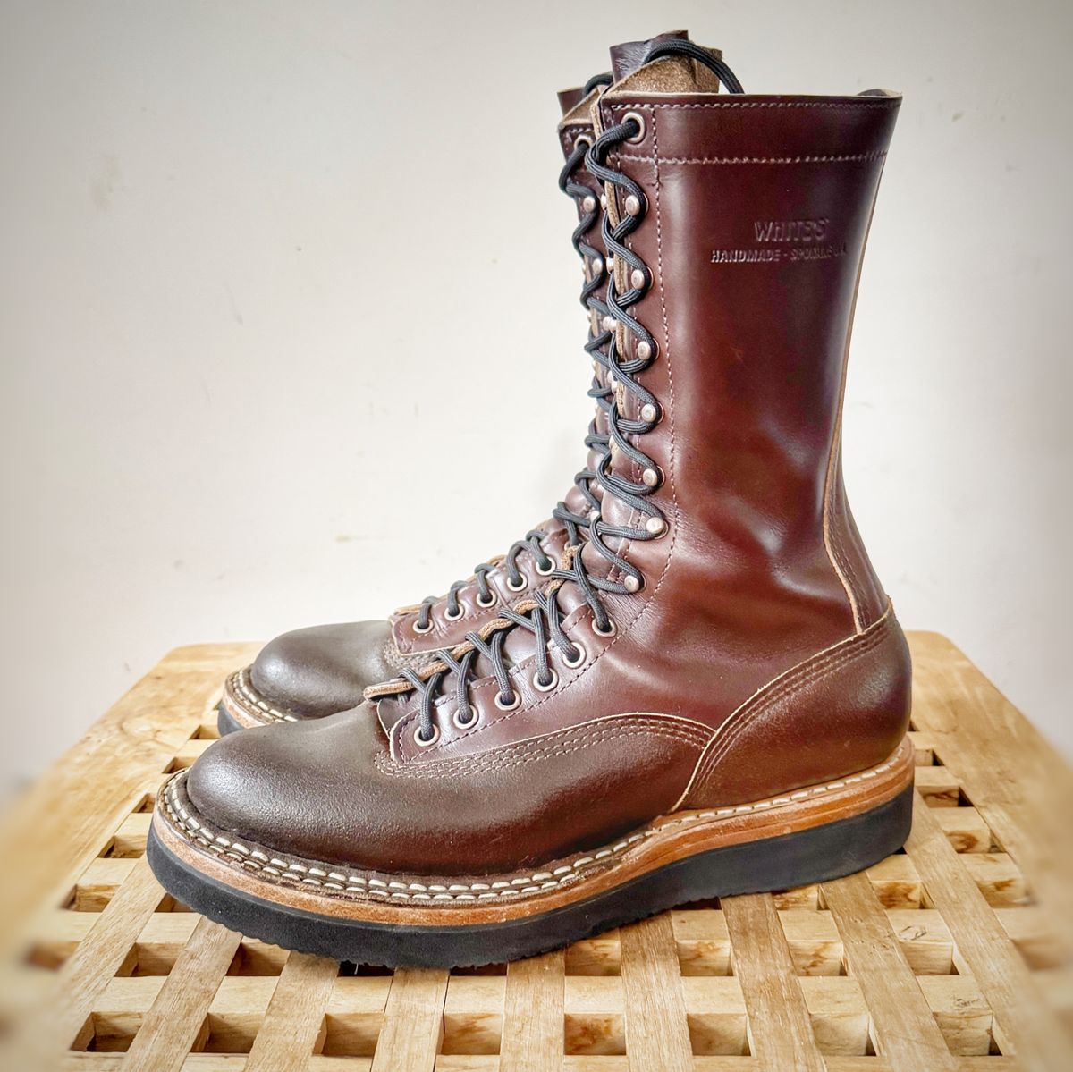 Photo by Vinnie’sBigAdventure on November 4, 2024 of the White's Smokejumper in Horween Cinnamon Waxed Flesh & Horween Brown Chromexcel.
