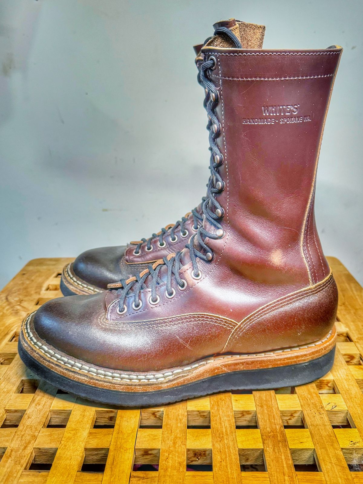 Photo by Vinnie’sBigAdventure on January 5, 2025 of the White's Smokejumper in Horween Cinnamon Waxed Flesh & Horween Brown Chromexcel.