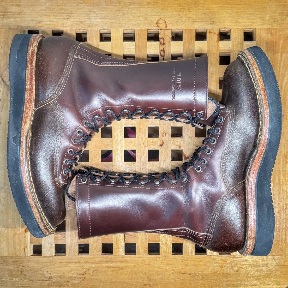 Photo by Vinnie’sBigAdventure on January 5, 2025 of the White's Smokejumper in Horween Cinnamon Waxed Flesh & Horween Brown Chromexcel.