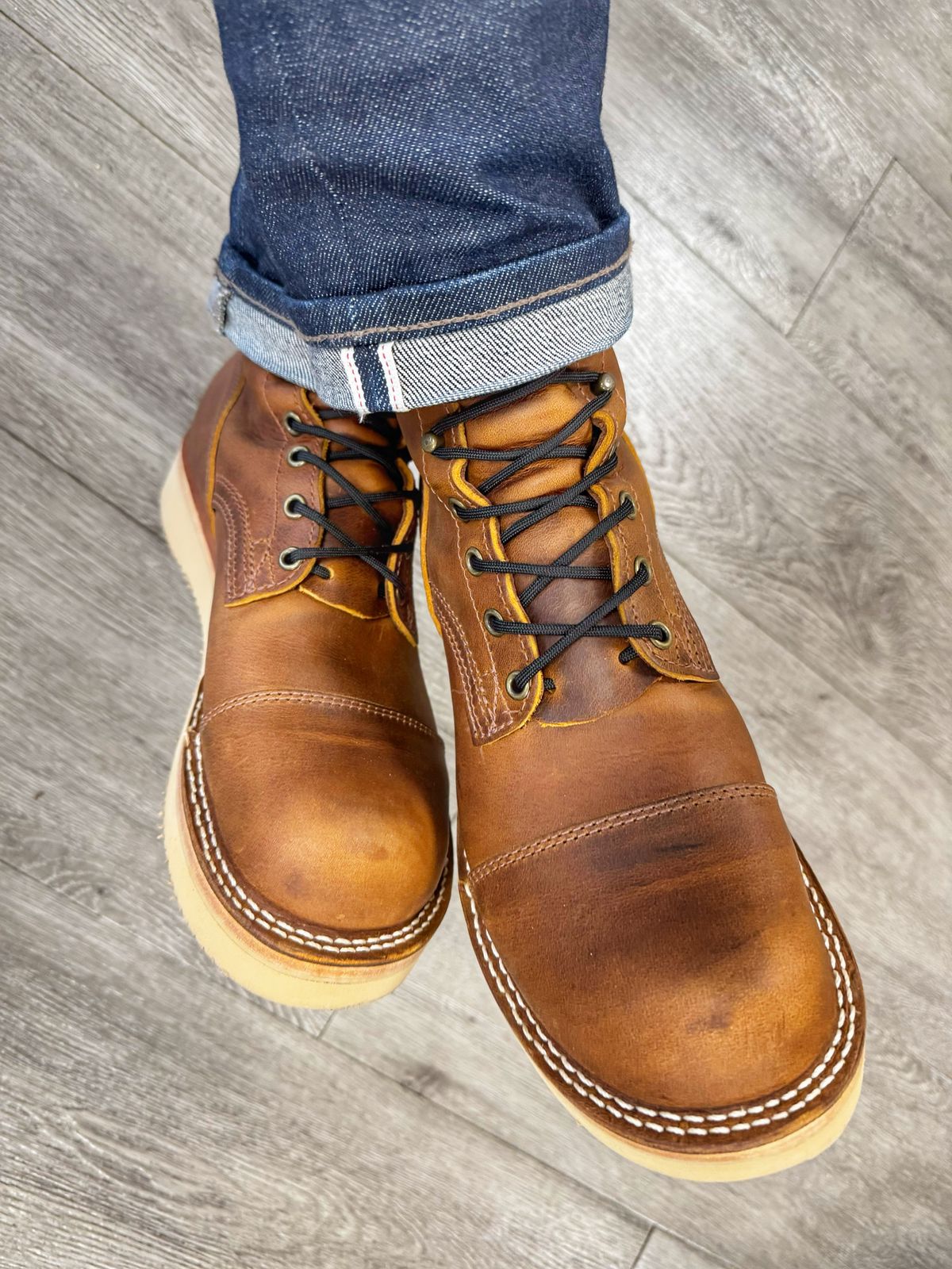 Photo by Vinnie’sBigAdventure on October 1, 2024 of the Nicks DeltaArch in Horween Orange Predator.