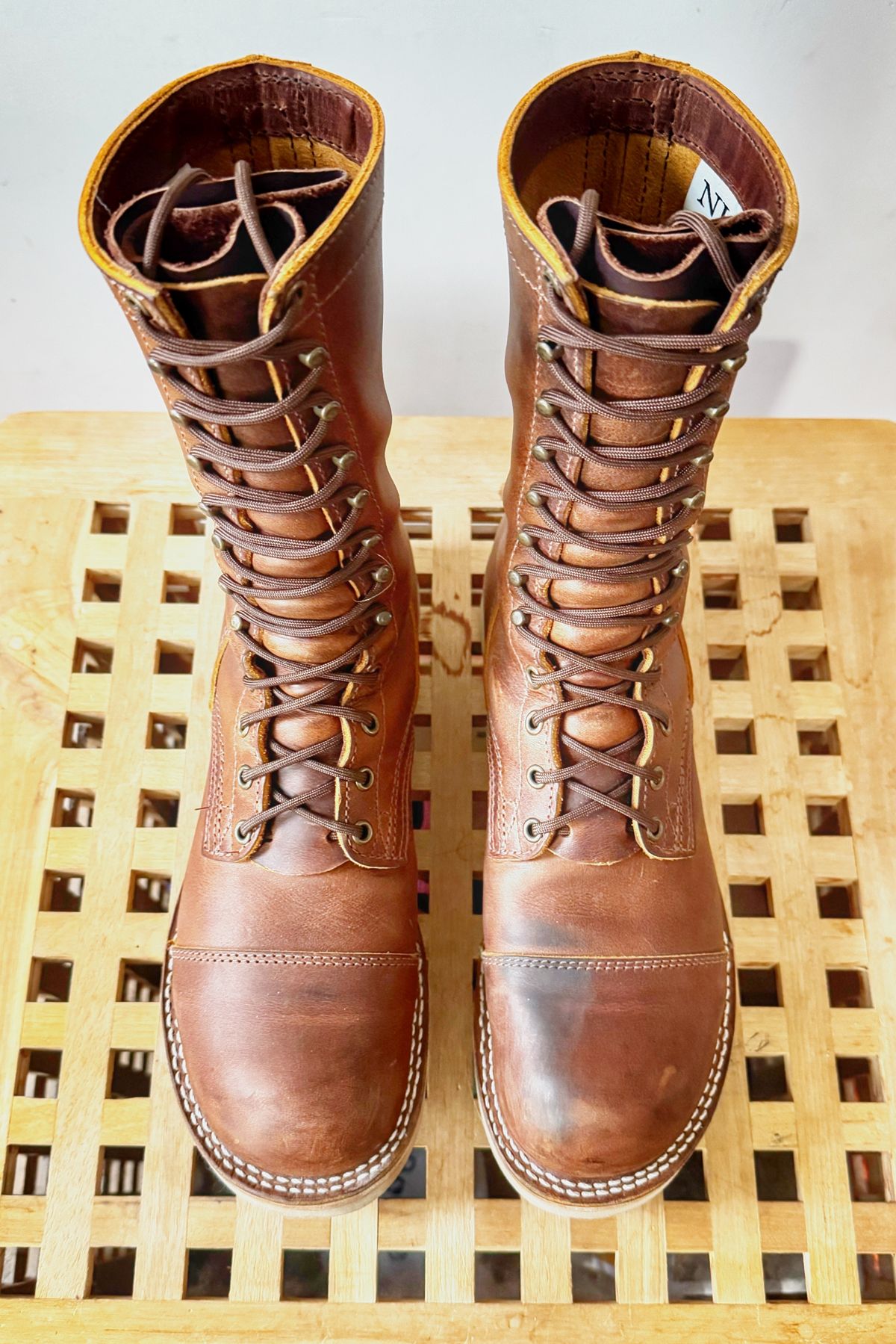 Photo by Vinnie’sBigAdventure on November 4, 2024 of the Nicks DeltaArch in Horween Orange Predator.