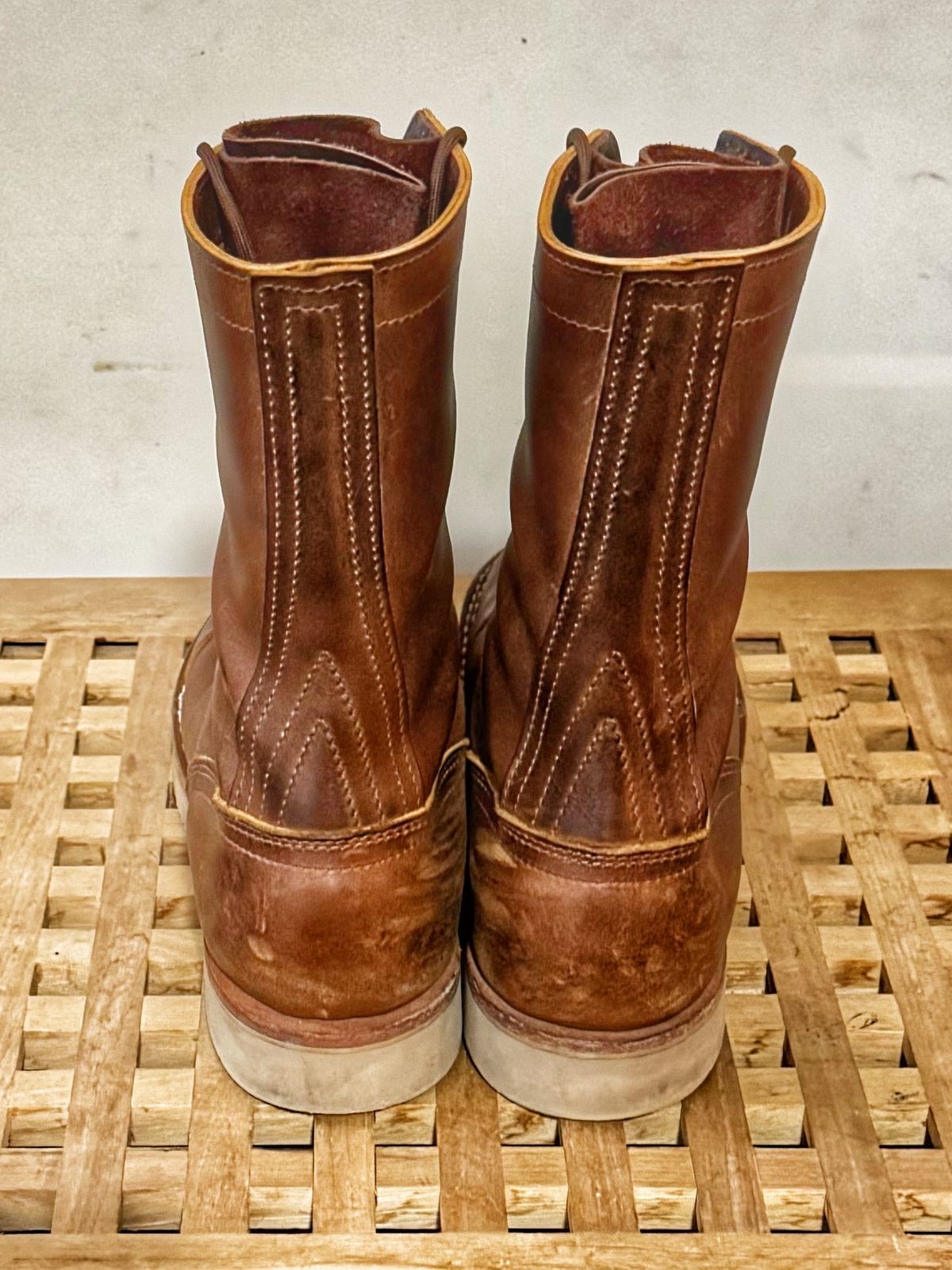 Photo by Vinnie’sBigAdventure on March 5, 2025 of the Nicks DeltaArch in Horween Orange Predator.