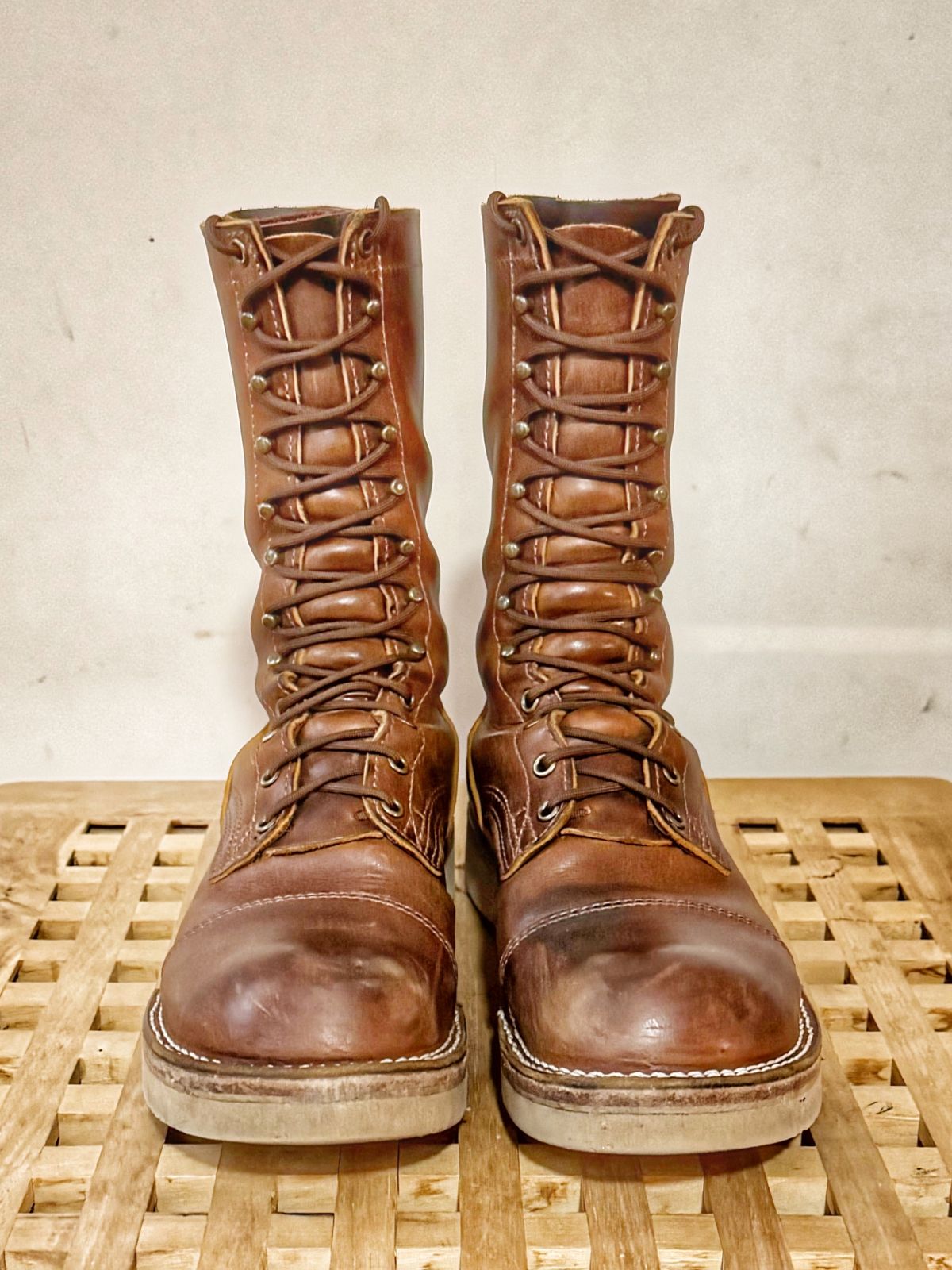 Photo by Vinnie’sBigAdventure on March 5, 2025 of the Nicks DeltaArch in Horween Orange Predator.