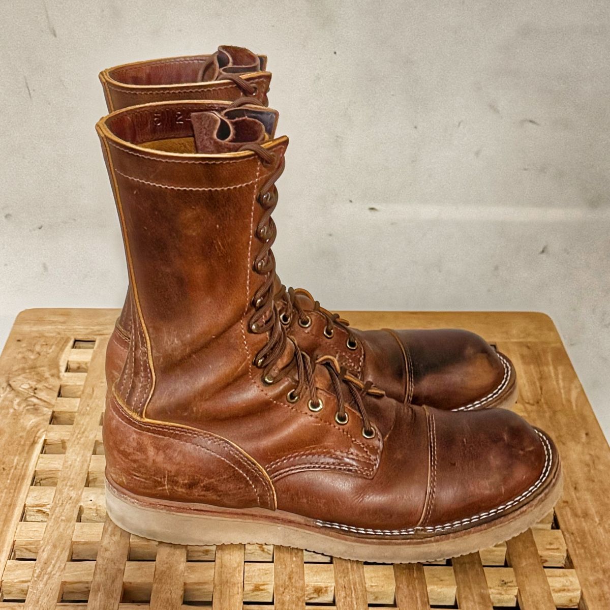 Photo by Vinnie’sBigAdventure on March 5, 2025 of the Nicks DeltaArch in Horween Orange Predator.