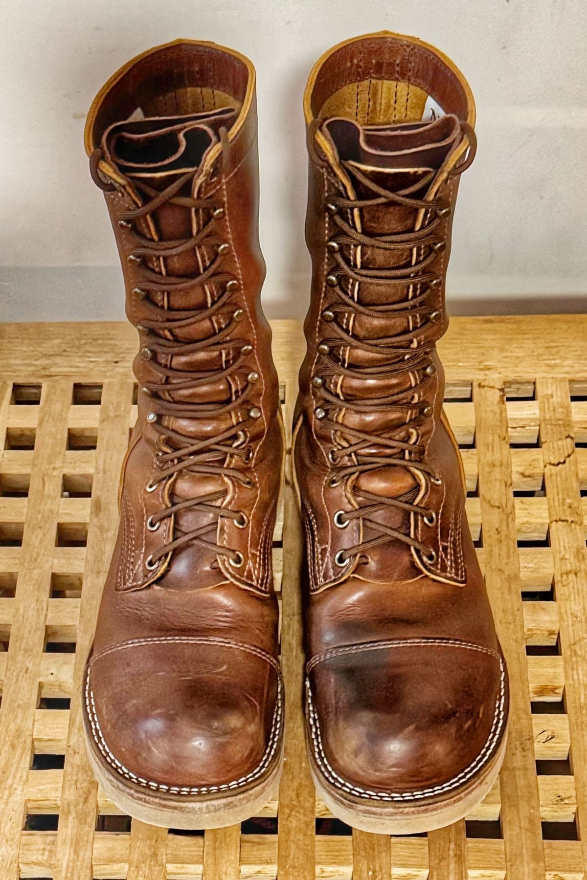 Photo by Vinnie’sBigAdventure on March 5, 2025 of the Nicks DeltaArch in Horween Orange Predator.
