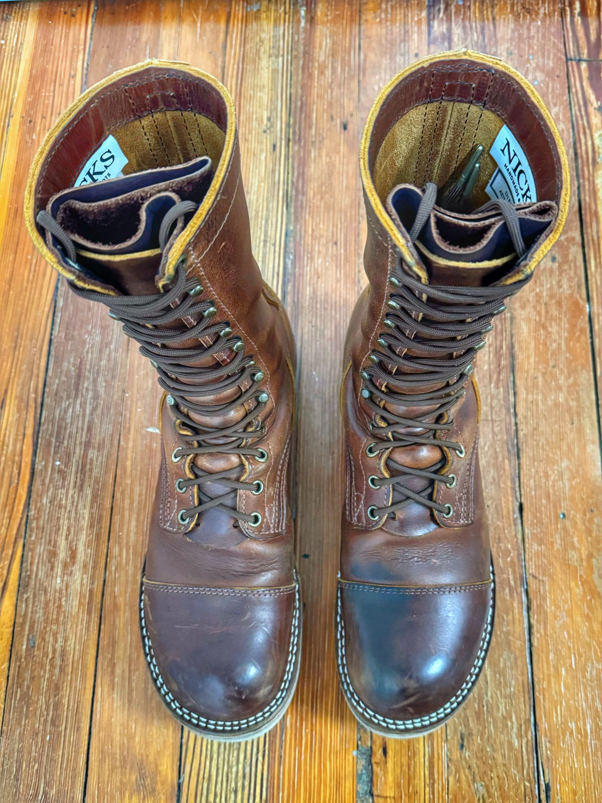 Photo by Vinnie’sBigAdventure on April 4, 2025 of the Nicks DeltaArch in Horween Orange Predator.