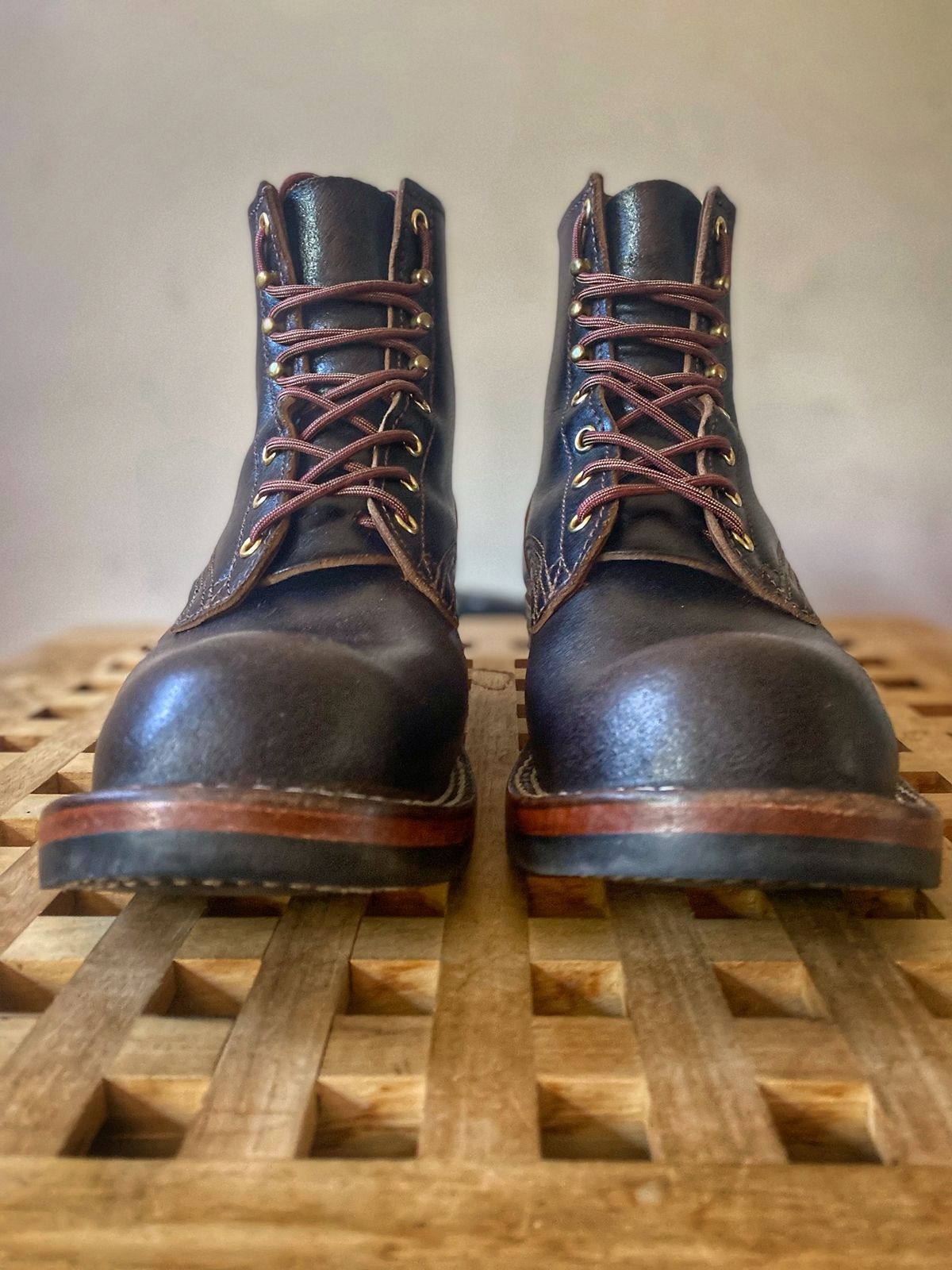 Photo by Vinnie’sBigAdventure on November 3, 2022 of the Nicks Prospector in Horween Brown Waxed Flesh.