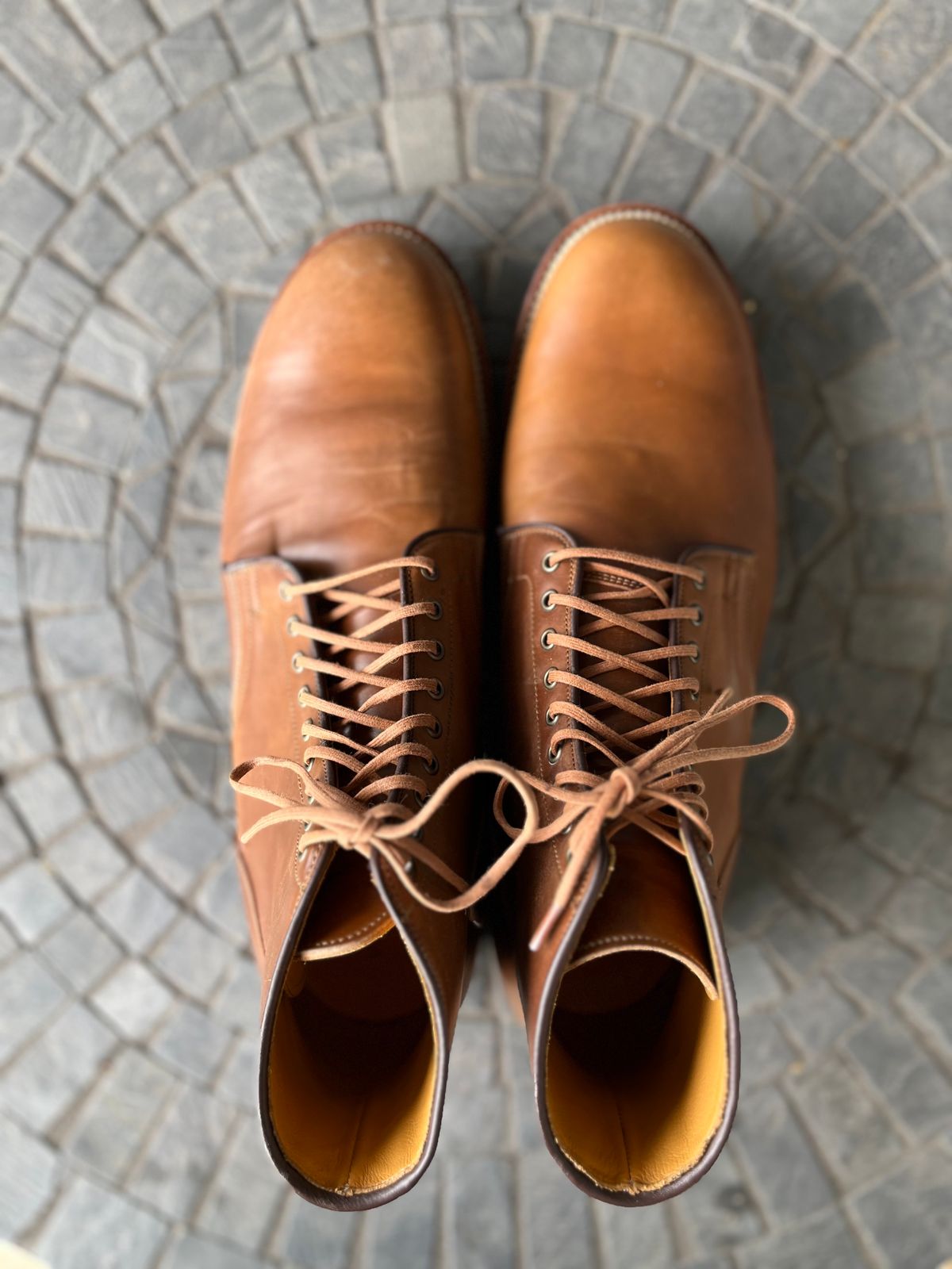 Photo by GuardedGoods on October 2, 2022 of the Viberg Service Boot in Horween Bourbon Shell Cordovan.