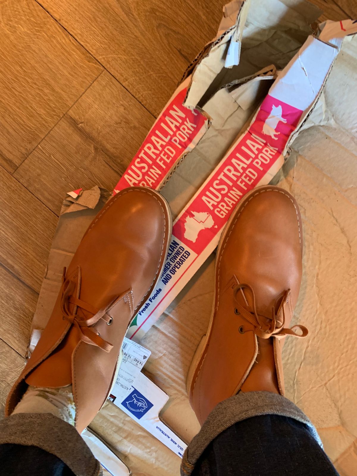 Photo by TheMorrie on October 6, 2023 of the Clarks Desert Boot in Dark Tan.