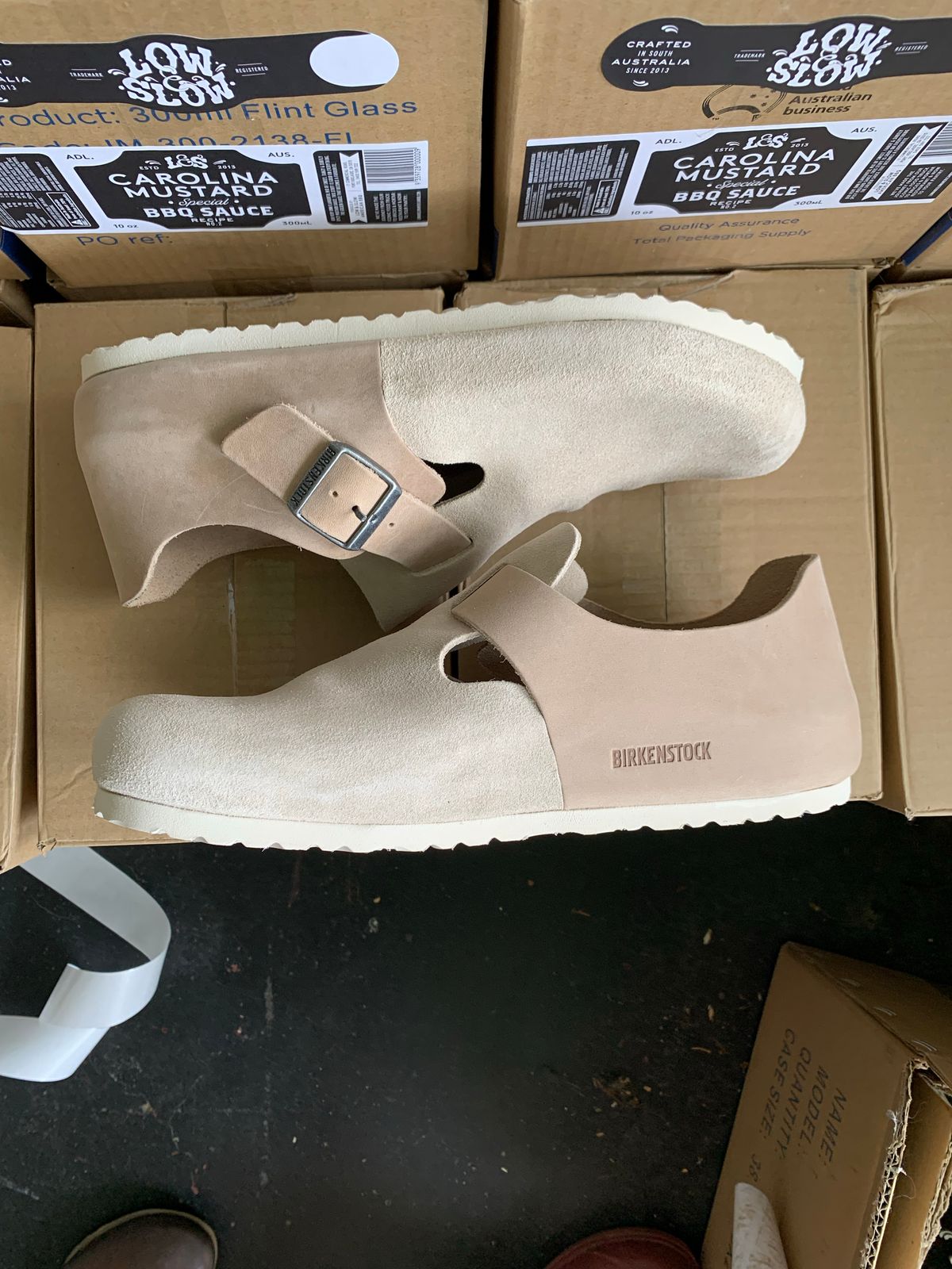 Photo by TheMorrie on October 3, 2022 of the Birkenstock London in Sandcastle Suede.