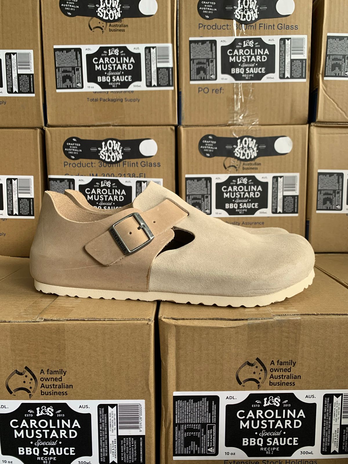 Photo by TheMorrie on October 3, 2022 of the Birkenstock London in Sandcastle Suede.