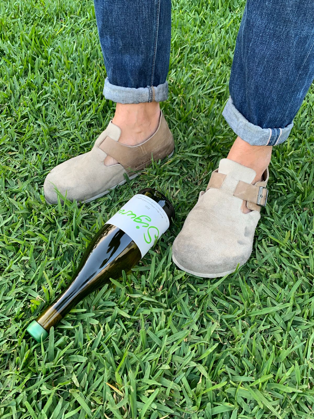 Photo by TheMorrie on November 4, 2022 of the Birkenstock London in Sandcastle Suede.