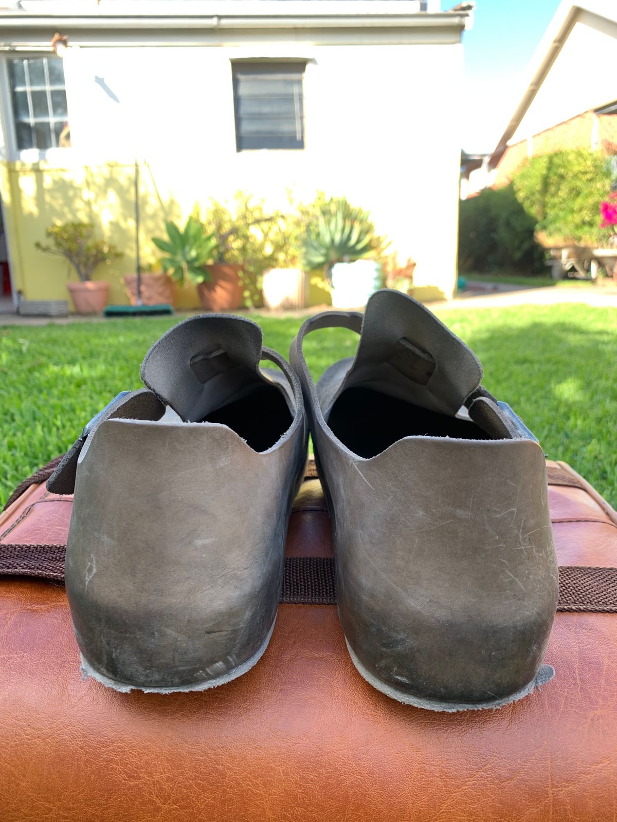 Photo by TheMorrie on January 4, 2023 of the Birkenstock London in Sandcastle Suede.